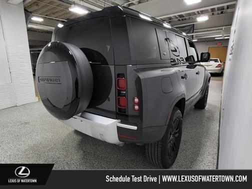 2024 Land Rover Defender 110 P300