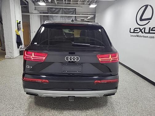 2019 Audi Q7 55 Premium Plus