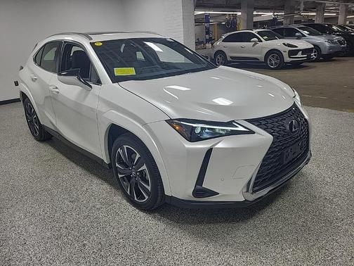 2025 Lexus UX 300h Premium