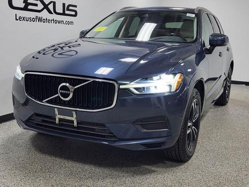 Denim Blue Metallic 2018 Volvo XC60 T5 Momentum