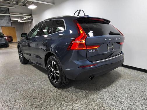 Denim Blue Metallic 2018 Volvo XC60 T5 Momentum