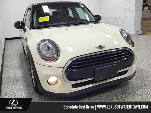 2017 MINI Hardtop Cooper