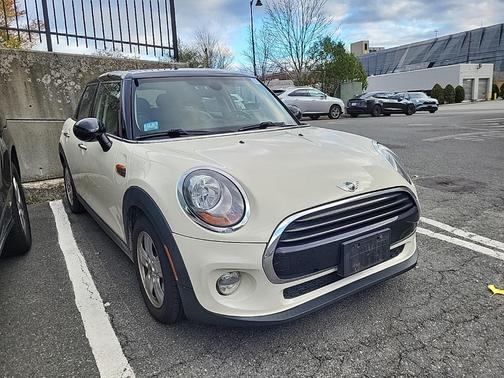 2017 MINI Hardtop Cooper