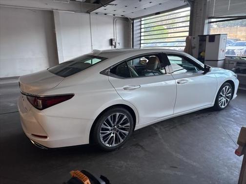 2019 Lexus ES 350 Base