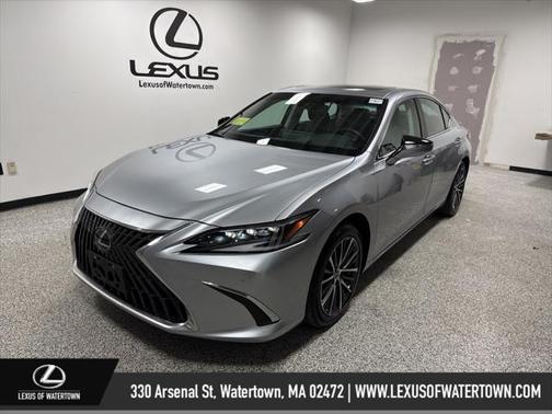 2025 Lexus ES 300h Base