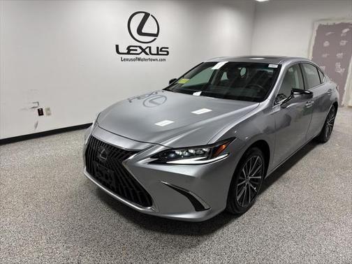 2025 Lexus ES 300h Base