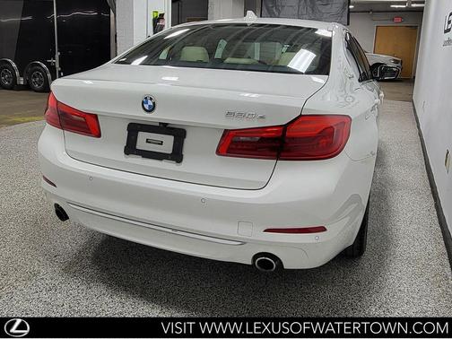 Alpine White 2019 BMW 530e xDrive iPerformance