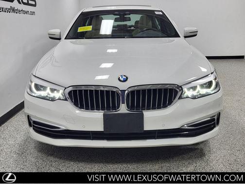 Alpine White 2019 BMW 530e xDrive iPerformance