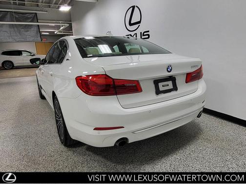 Alpine White 2019 BMW 530e xDrive iPerformance