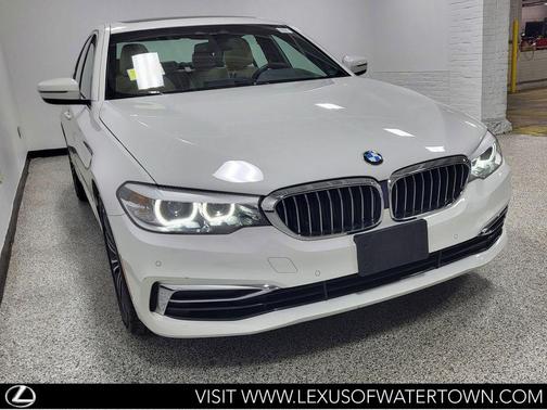 Alpine White 2019 BMW 530e xDrive iPerformance