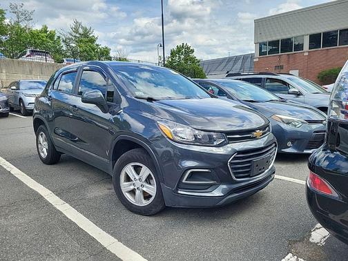 Nightfall Gray Metallic 2019 Chevrolet Trax LS