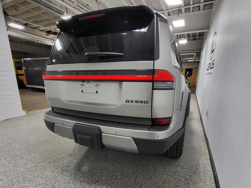 Atomic Silver/Black Roof 2025 Lexus GX 550 Overtrail