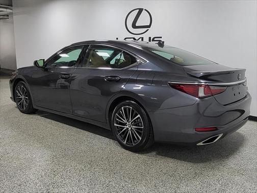 2022 Lexus ES 350 Base