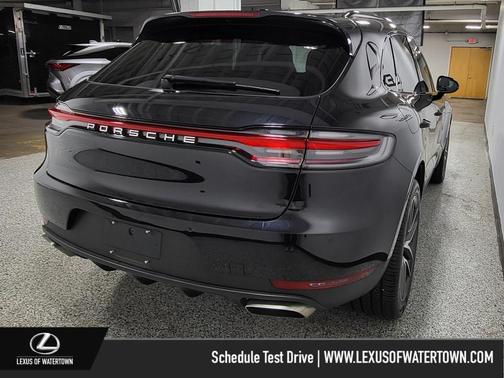 2021 Porsche Macan Base
