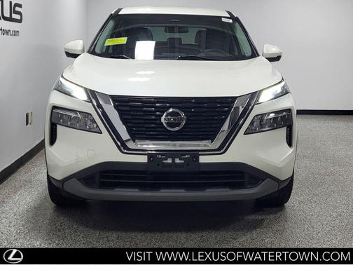 Pearl White Tricoat 2021 Nissan Rogue SV