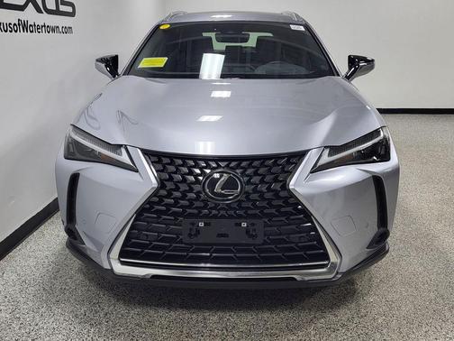 Iridium 2024 Lexus UX 250h Base