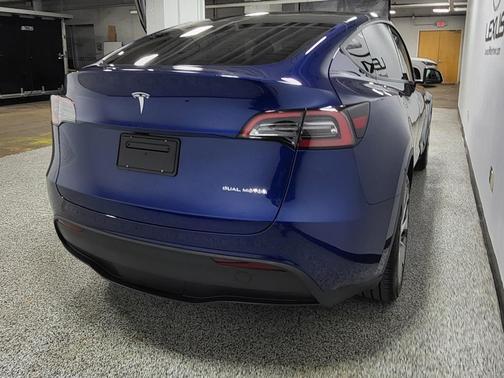 2024 Tesla Model Y Long Range Dual Motor All-Wheel Drive