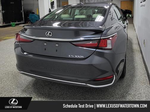 2025 Lexus ES 300h Base