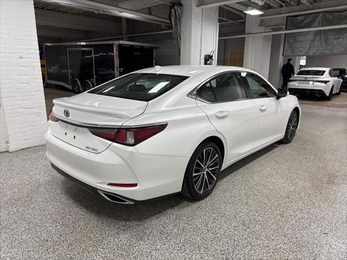 2022 Lexus ES 350 Base
