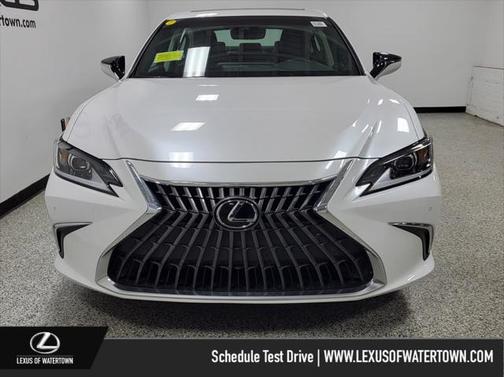 2022 Lexus ES 350 Base