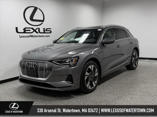 2022 Audi e-tron Premium Plus