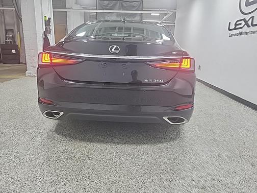 2023 Lexus ES 350 Base