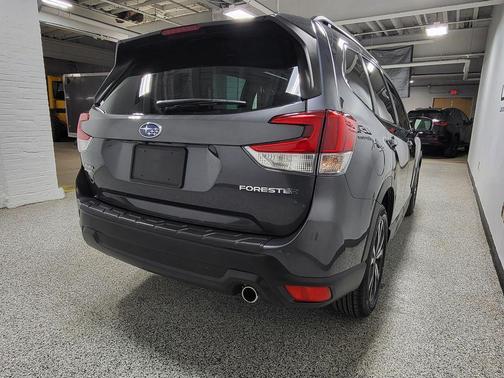 Magnetite Gray Metallic 2023 Subaru Forester Limited