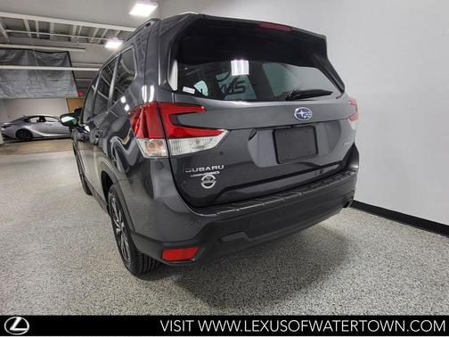 Magnetite Gray Metallic 2023 Subaru Forester Limited