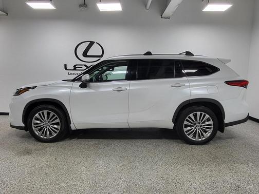 2022 Toyota Highlander Platinum