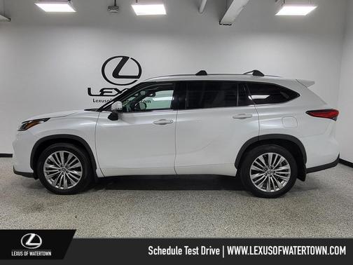 2022 Toyota Highlander Platinum
