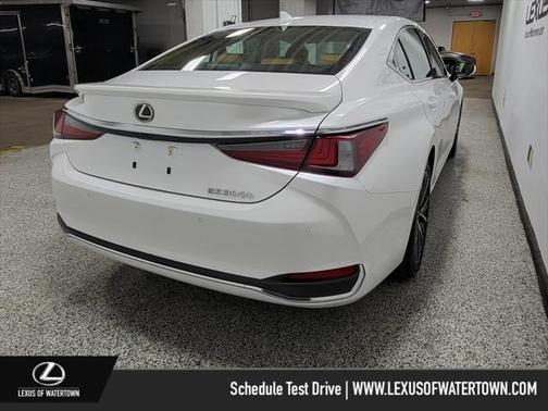 2023 Lexus ES 300h Base
