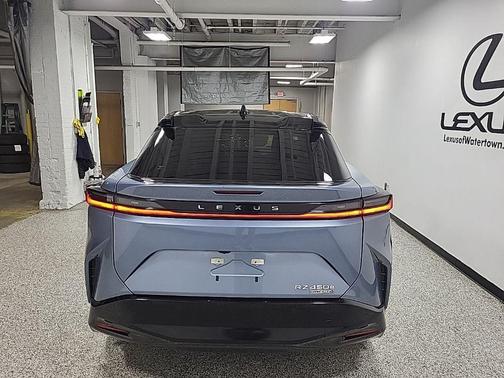 2023 Lexus RZ 450e Luxury