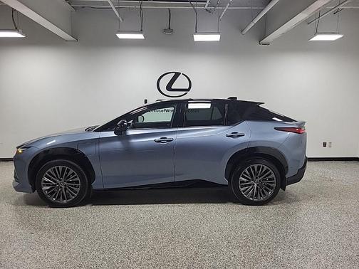 2023 Lexus RZ 450e Luxury