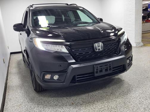 Crystal Black Pearl 2019 Honda Passport Elite