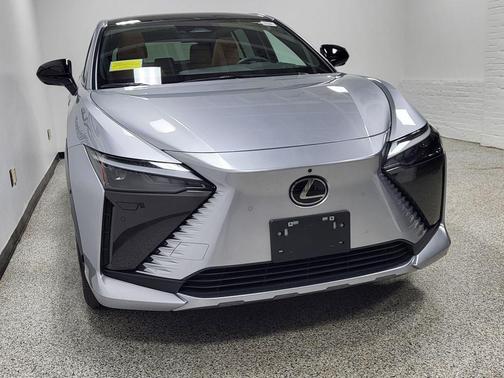 2023 Lexus RZ 450e Luxury