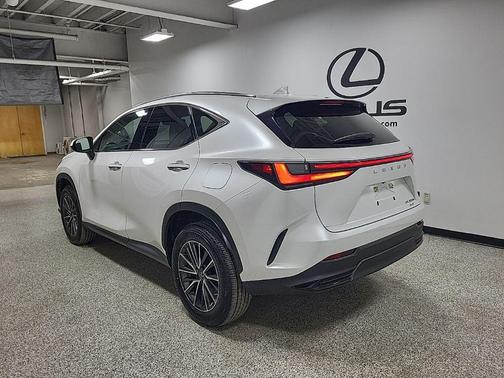 2022 Lexus NX 350h AWD