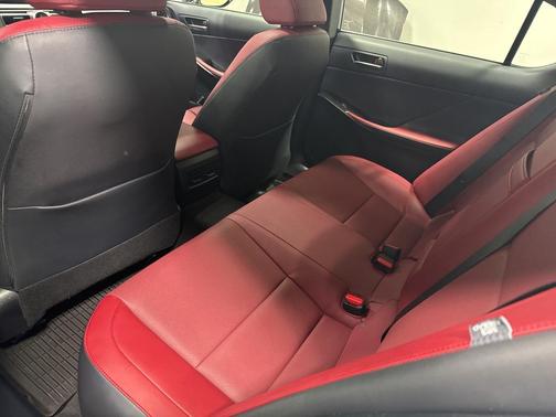 2022 Lexus IS 300 Base