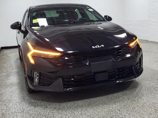 Aurora Black Pearl 2025 Kia K5 GT-Line