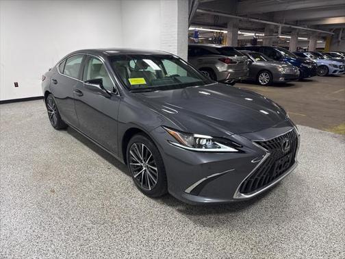 2025 Lexus ES 300h Base