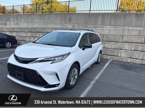 2021 Toyota Sienna XSE 7 Passenger