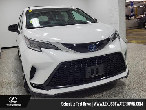 2021 Toyota Sienna XSE 7 Passenger