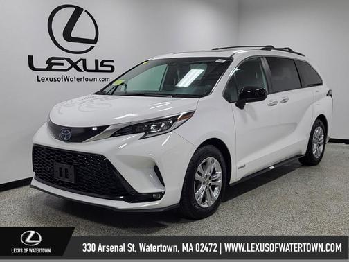 2021 Toyota Sienna XSE 7 Passenger