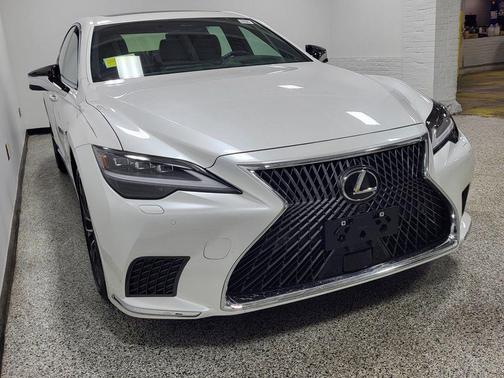 2023 Lexus LS 500h Base