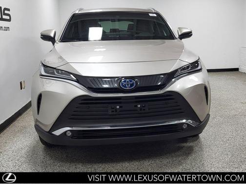Titanium Glow 2023 Toyota Venza XLE