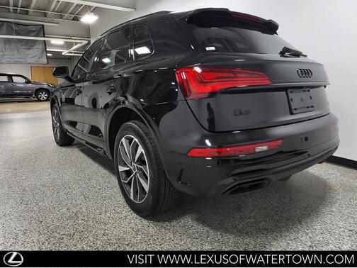 Mythos Black Metallic 2024 Audi Q5 45 S line Premium