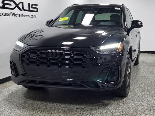 Mythos Black Metallic 2024 Audi Q5 45 S line Premium