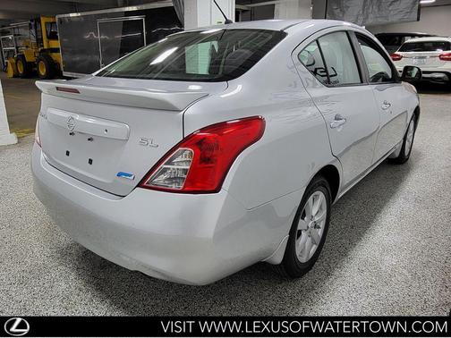 Brilliant Silver 2013 Nissan Versa 1.6 SL