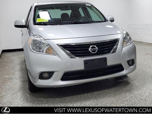 Brilliant Silver 2013 Nissan Versa 1.6 SL