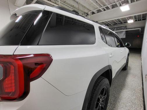 2023 GMC Acadia AWD AT4
