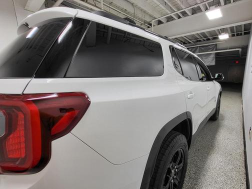 2023 GMC Acadia AWD AT4